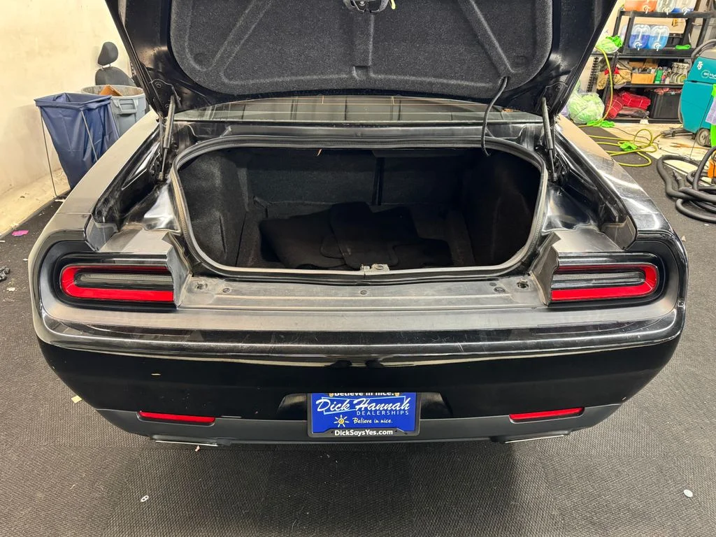 Used 2019 Black Dodge SXT image 6