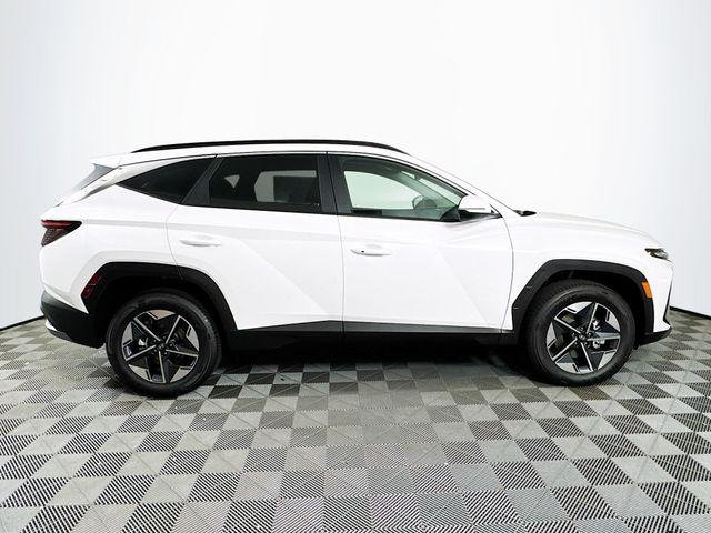 New 2026 White Hyundai SEL Convenience image 9