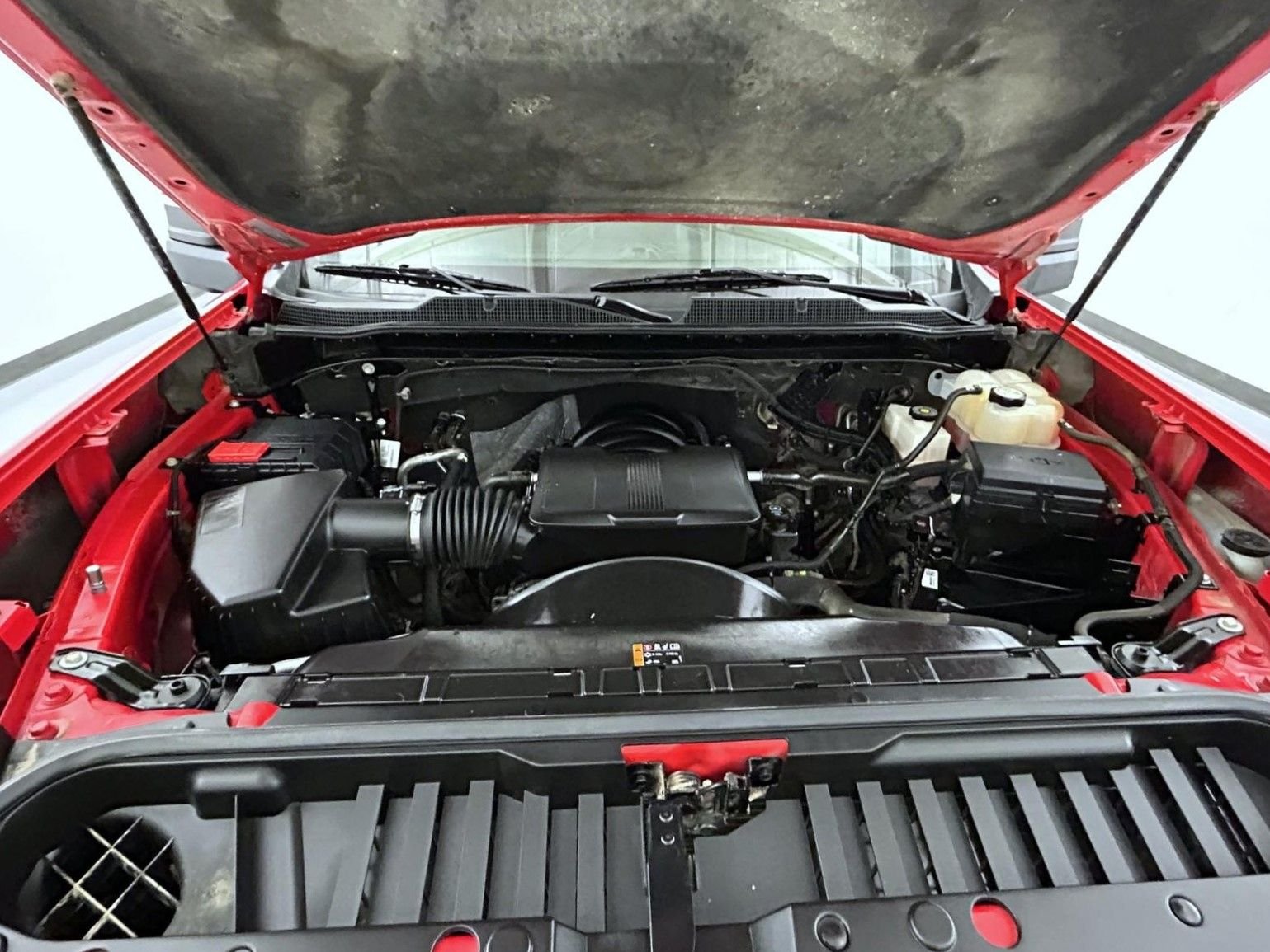 Used 2023 Red Chevrolet Custom image 25