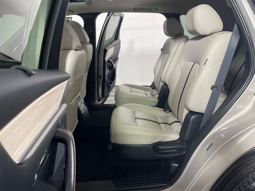 Used 2024 Silver Mazda Preferred image 19