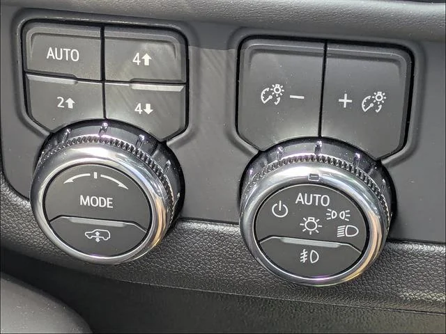 2026 GMC Yukon AT4 Ultimate - Photo 32