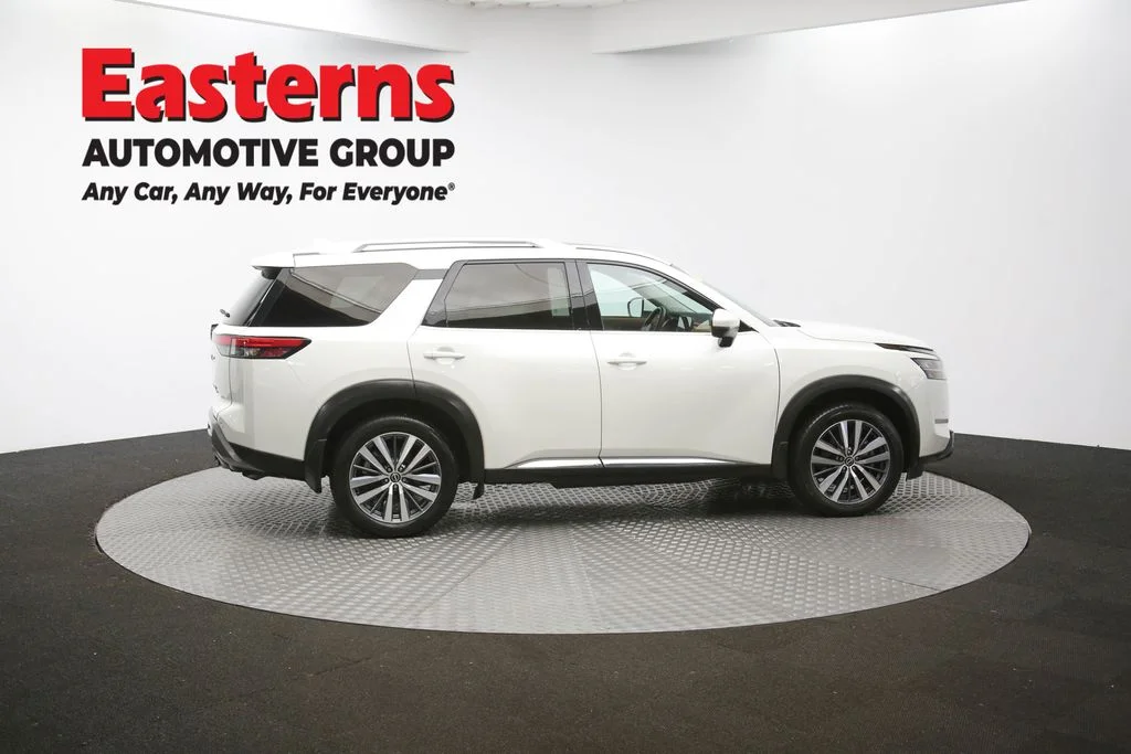 Used 2022 White Nissan Platinum image 48