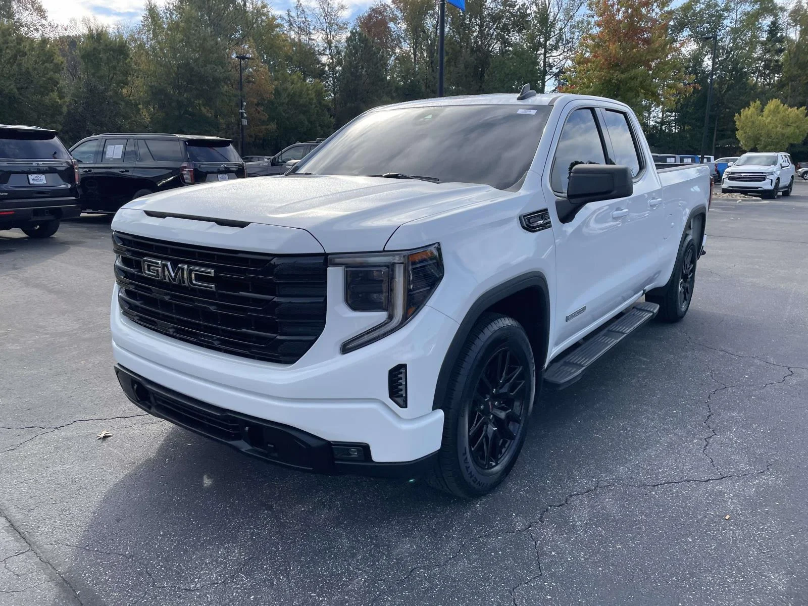 Used 2024 Summit White GMC Elevation image 3