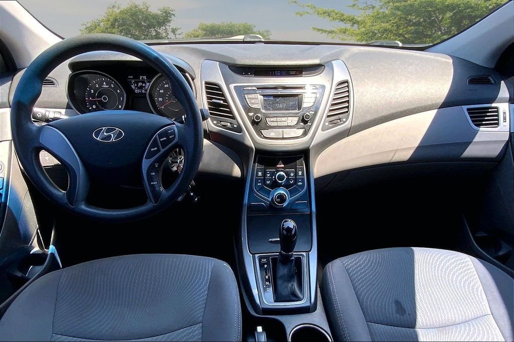Used 2015 Blue Hyundai SE image 7