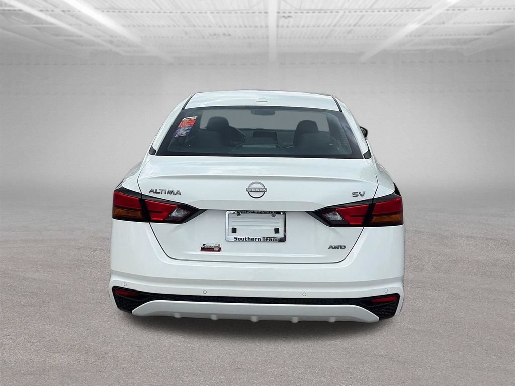 Used 2024 Pearl White Nissan 2.5 SV image 5