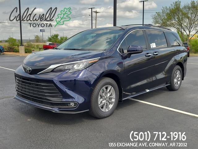 Blueprint 2026 Toyota Sienna XLE 7-Passenger FWD Minivan Front-Wheel Drive