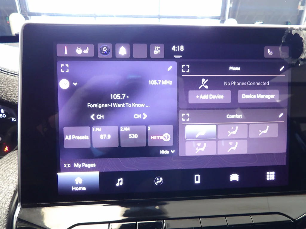 Used 2023 Diamond Black Crystal Pearl Coat Jeep Latitude Lux image 36
