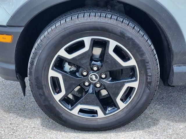 Used 2022 Green Ford Outer Banks image 10