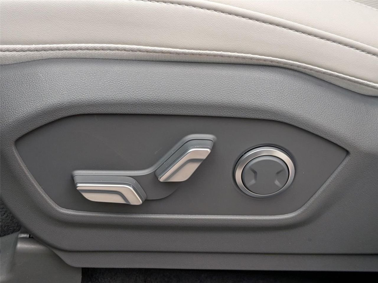 2026 Hyundai Santa Fe SEL - Photo 13