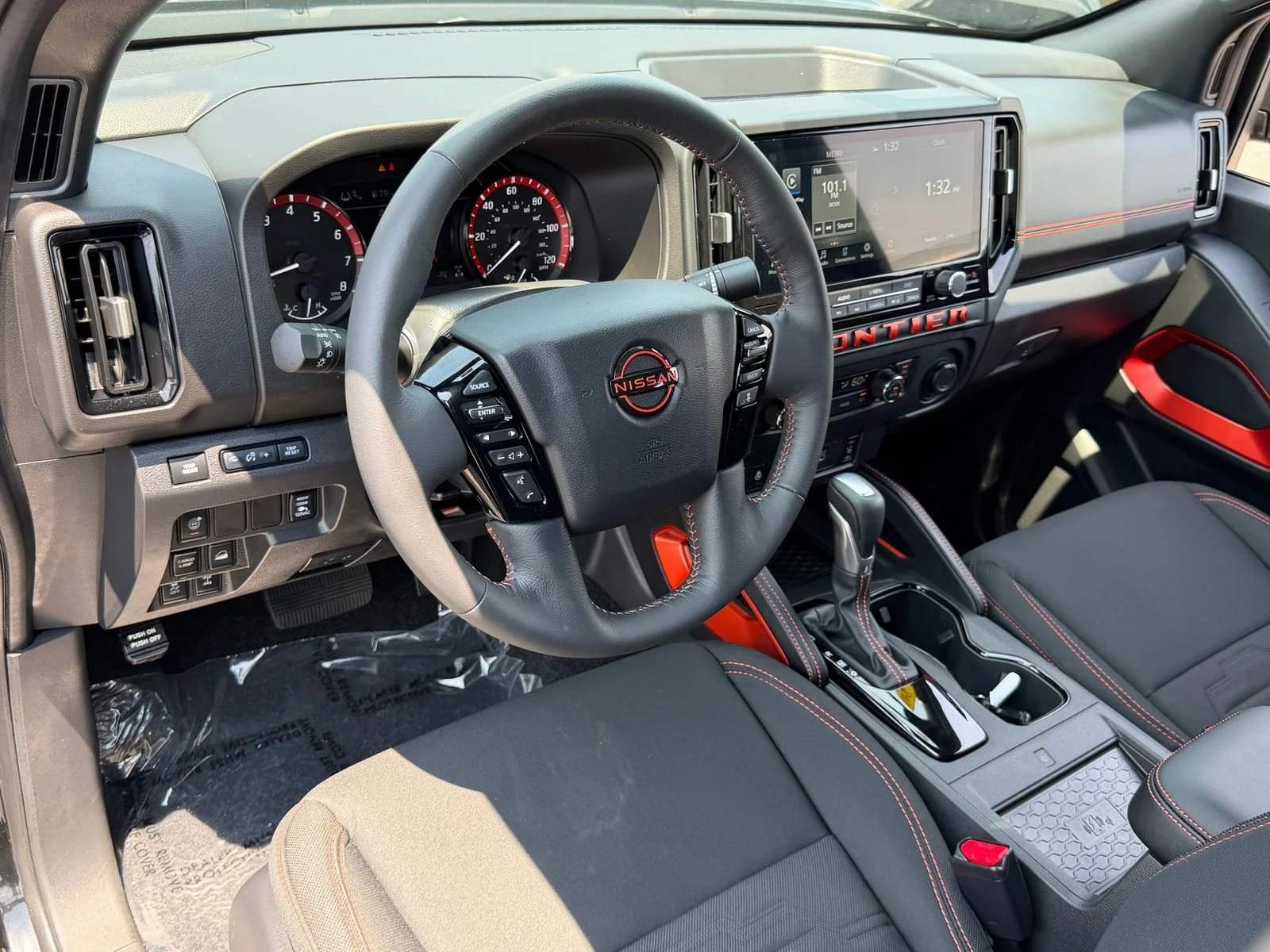 Used 2025 Black Nissan PRO-4X image 37