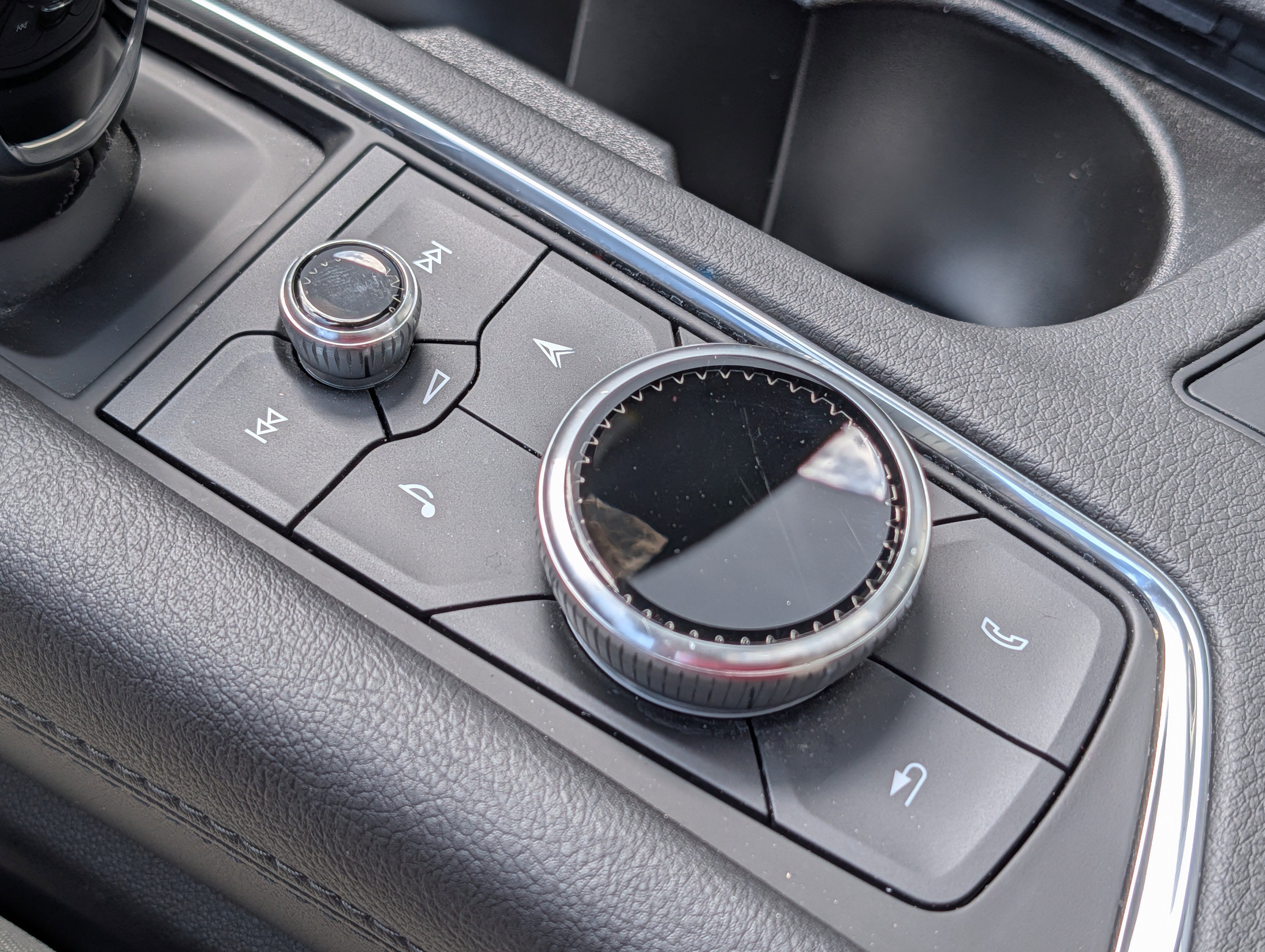 2025 Cadillac XT6 Sport - Photo 23