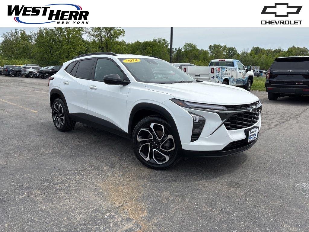 Used 2024 Summit White Chevrolet 2RS image 1
