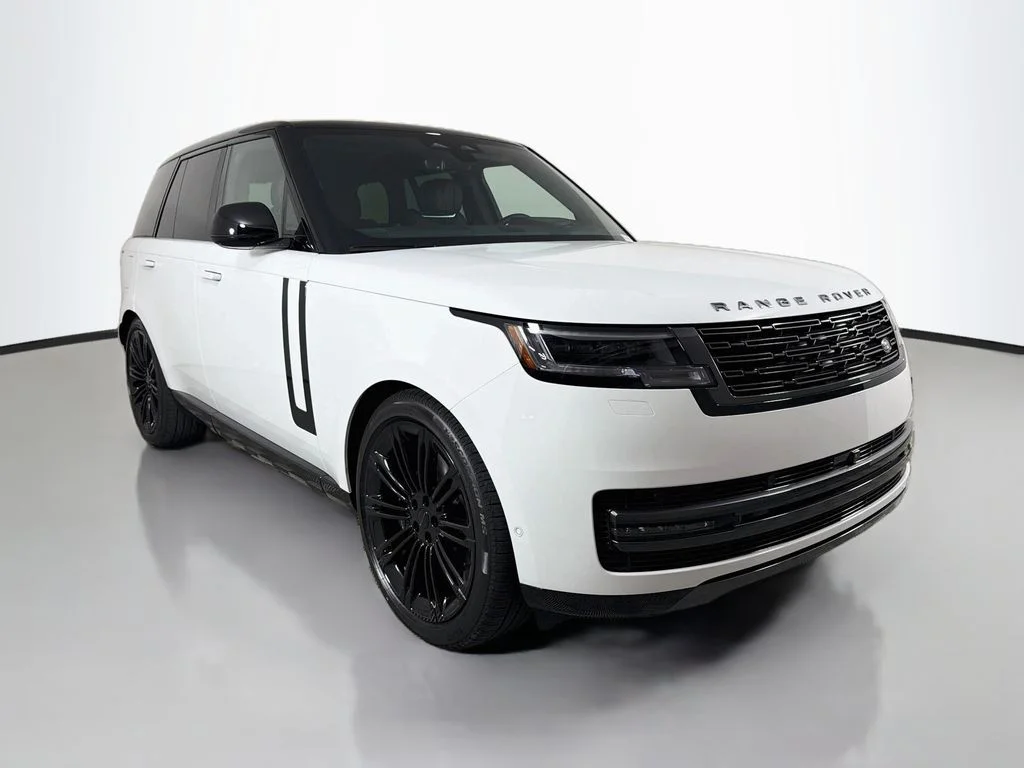 New 2026 Fuji White Land Rover SE image 3