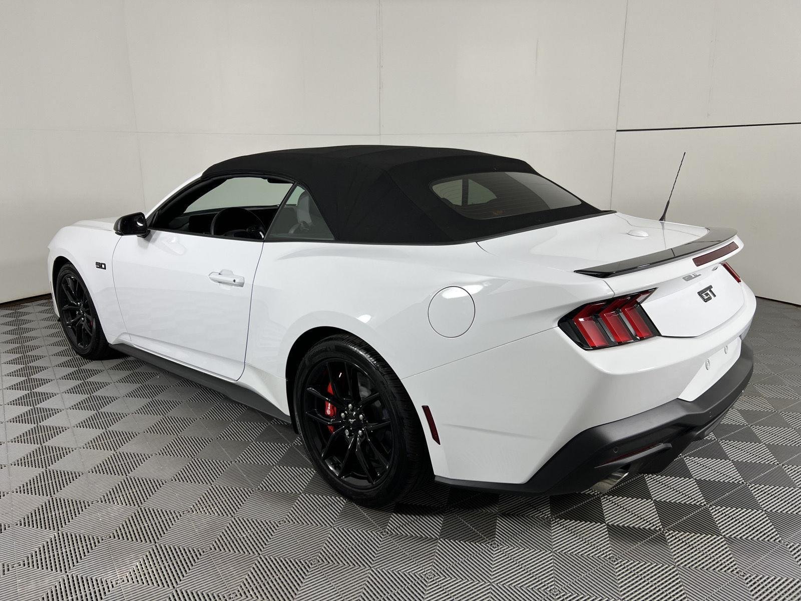 Used 2025 Oxford White Ford GT Premium image 8