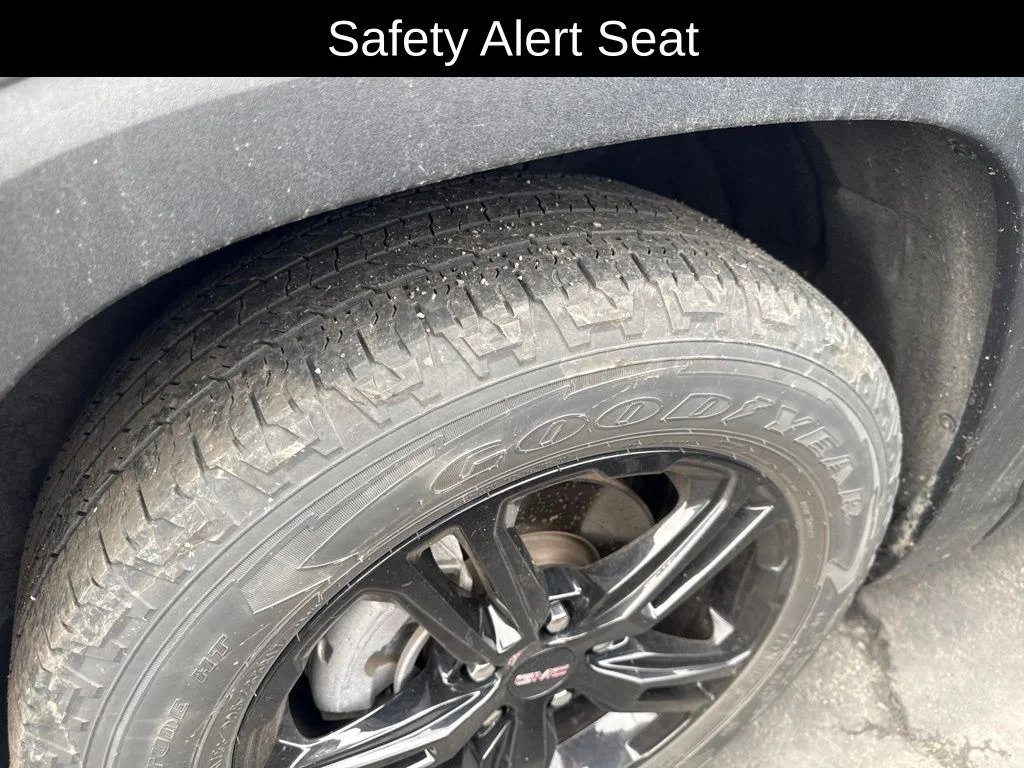 Used 2023 Silver GMC AT4 image 23
