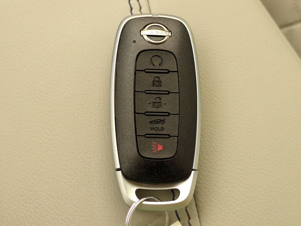 New 2026 Aspen White TriCoat Nissan SL image 33