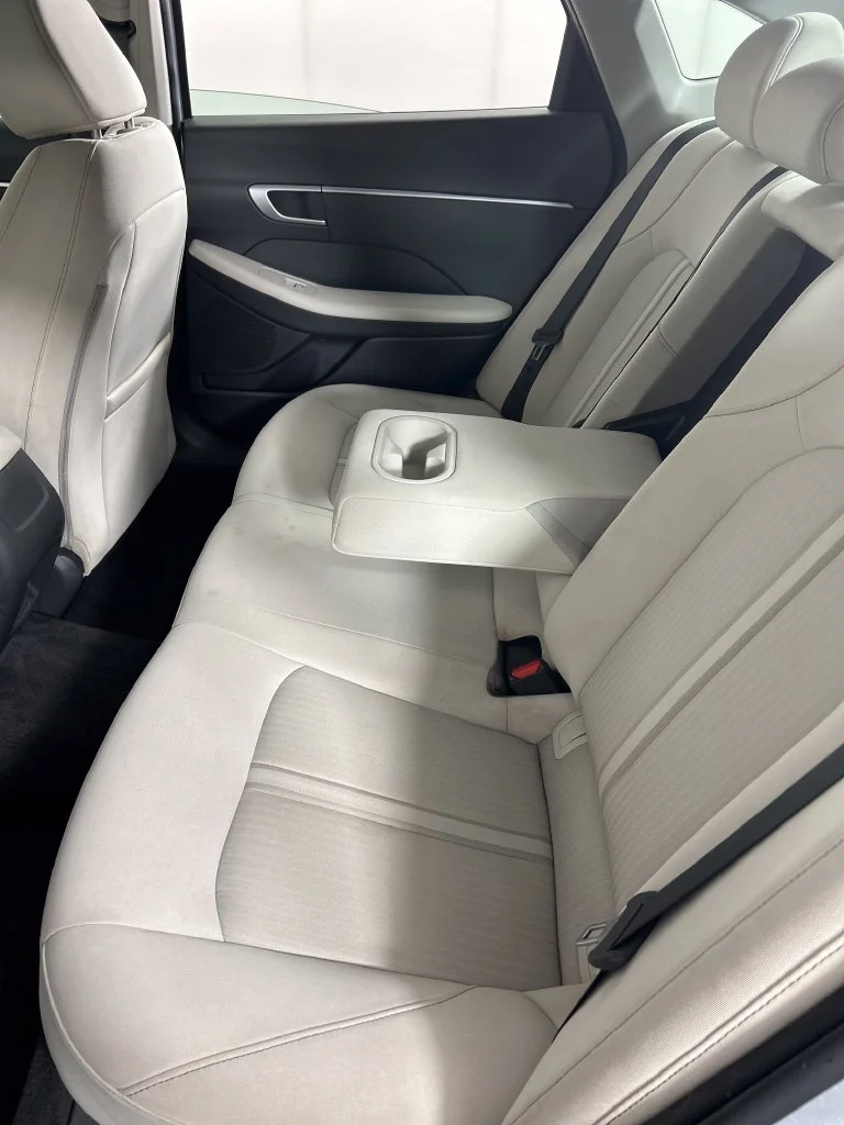 Used 2025 Silver Hyundai SEL image 17