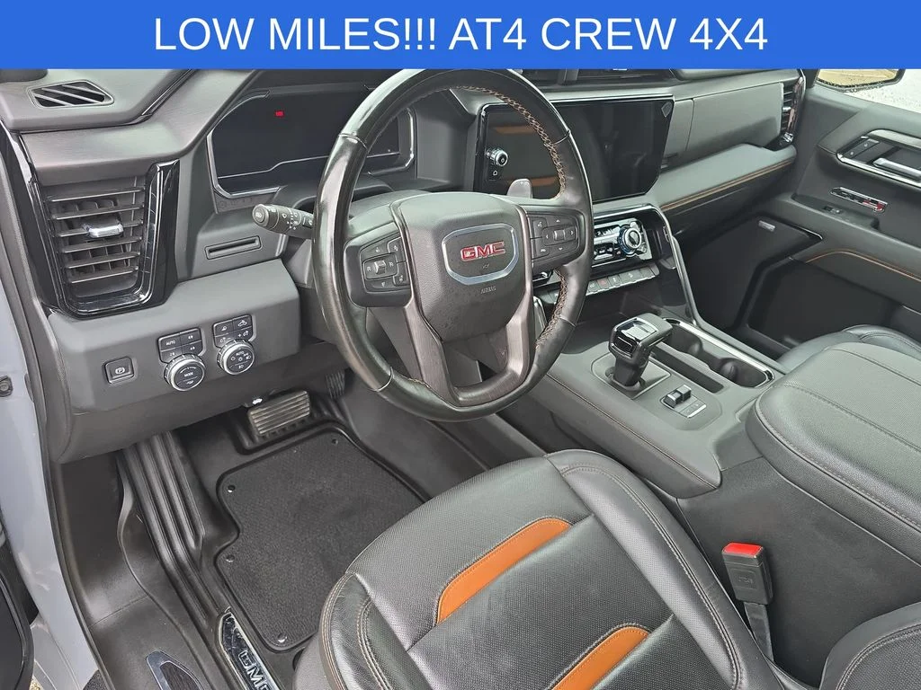 Used 2024  GMC AT4 image 10