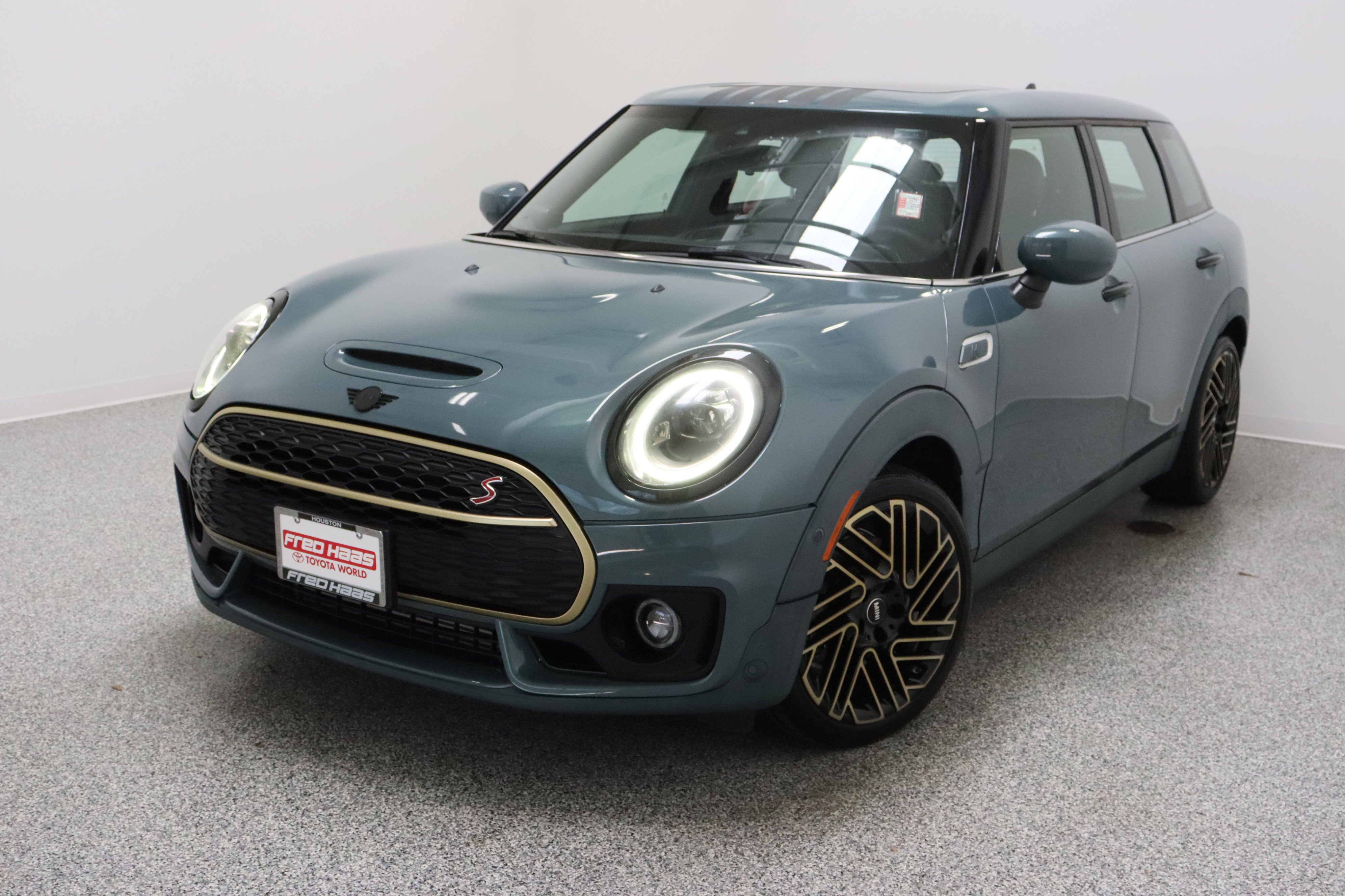 Used 2023 Sage Green Metallic MINI Cooper S 2.0T image 2