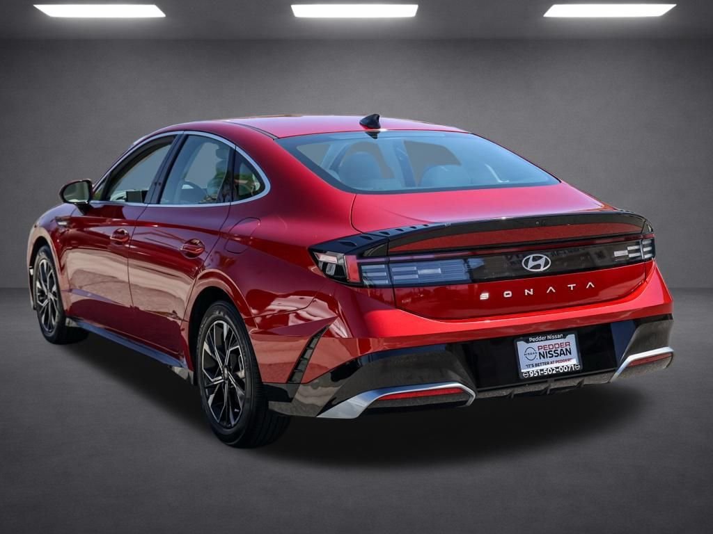 Used 2025 Red Hyundai SEL image 5