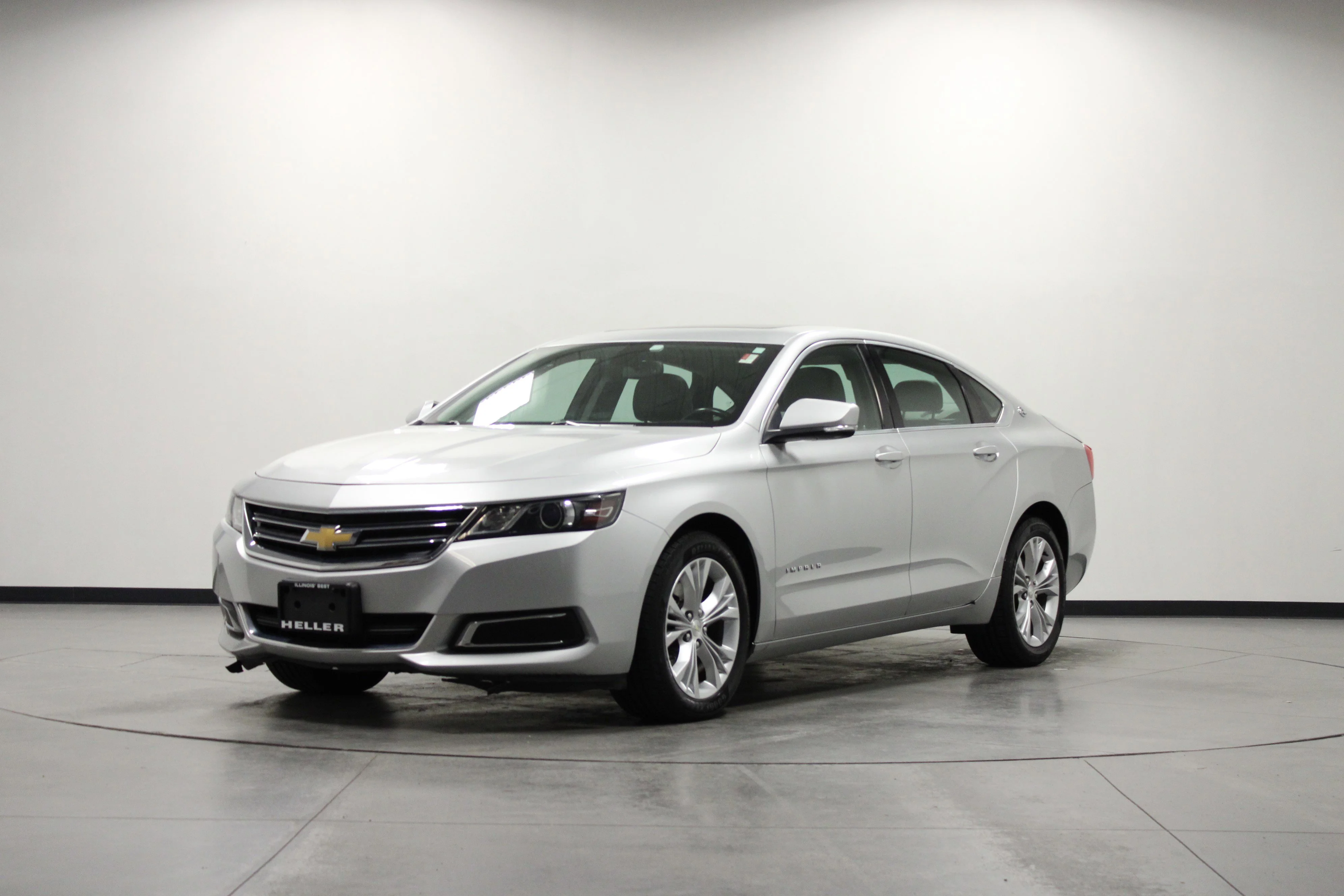 Used 2015 SILVER ICE METALLIC Chevrolet LT image 8