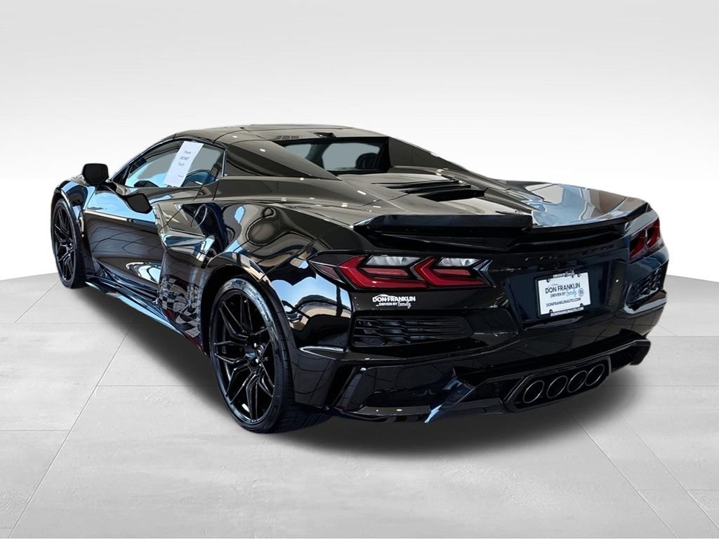 Used 2025 Black Chevrolet Z06 image 8