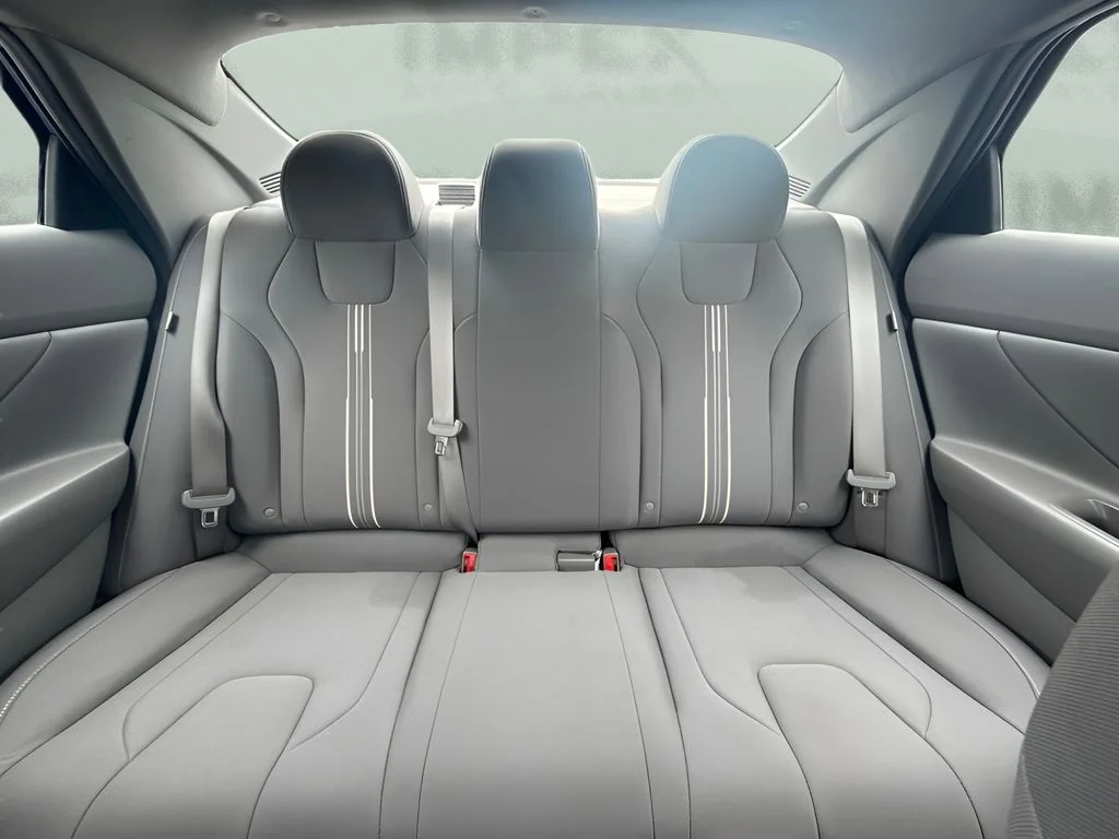 Used 2024 Blue Hyundai SEL image 6