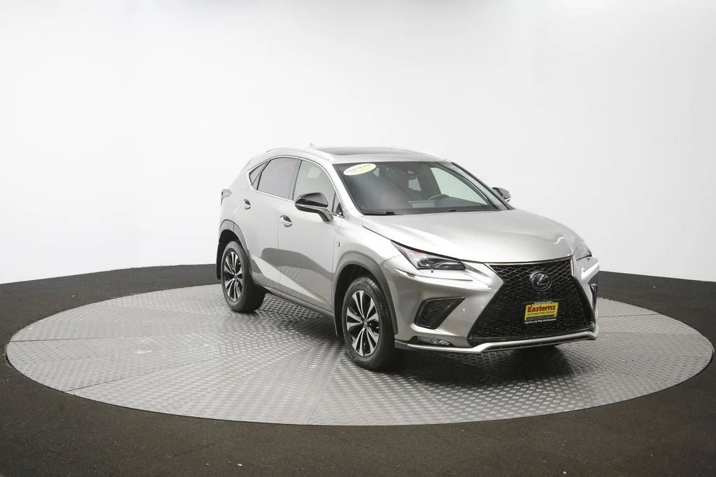 Used 2018  Lexus  image 46