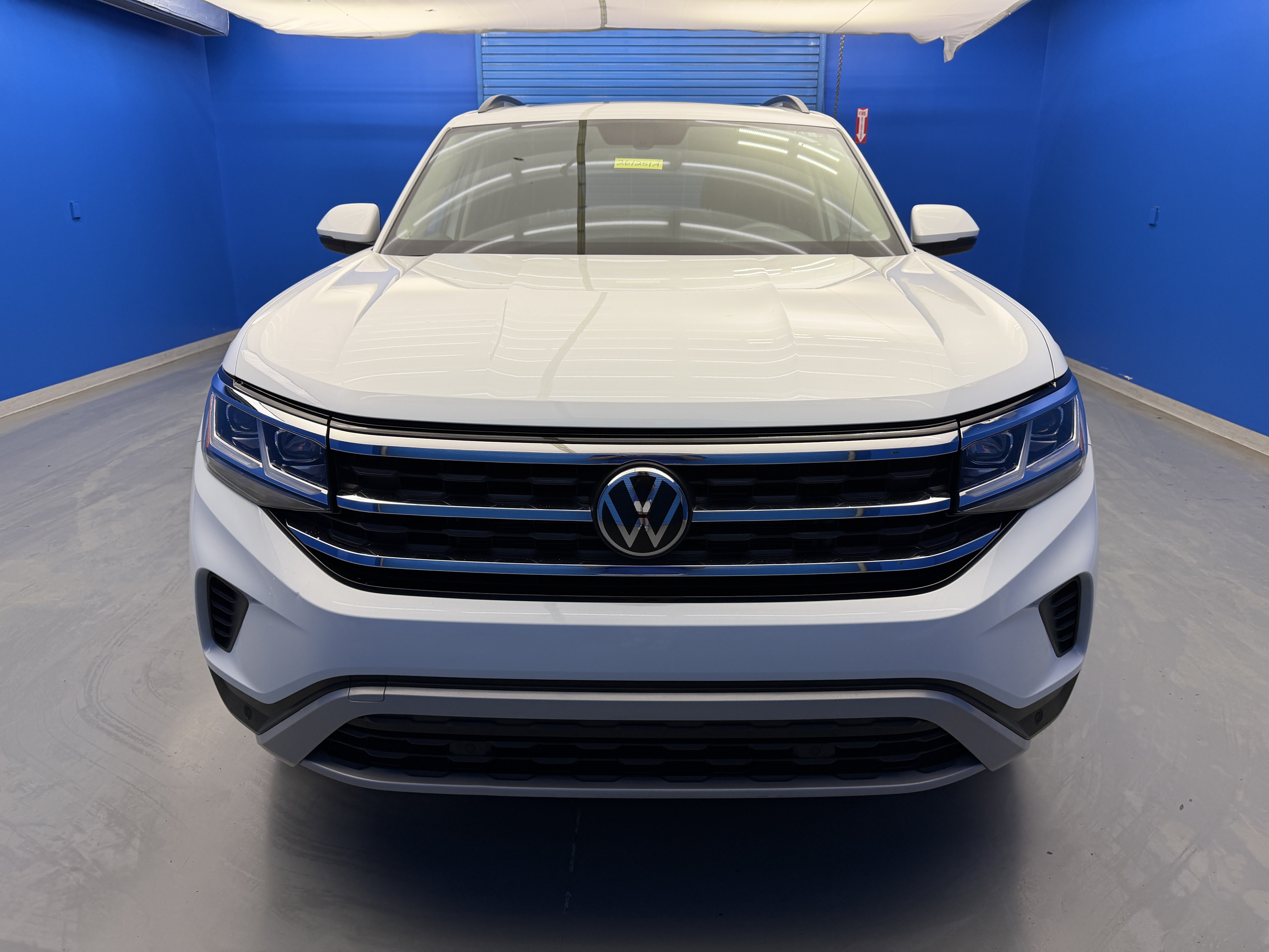 Used 2023 Pure White Volkswagen 3.6L V6 SE w/Technology image 3