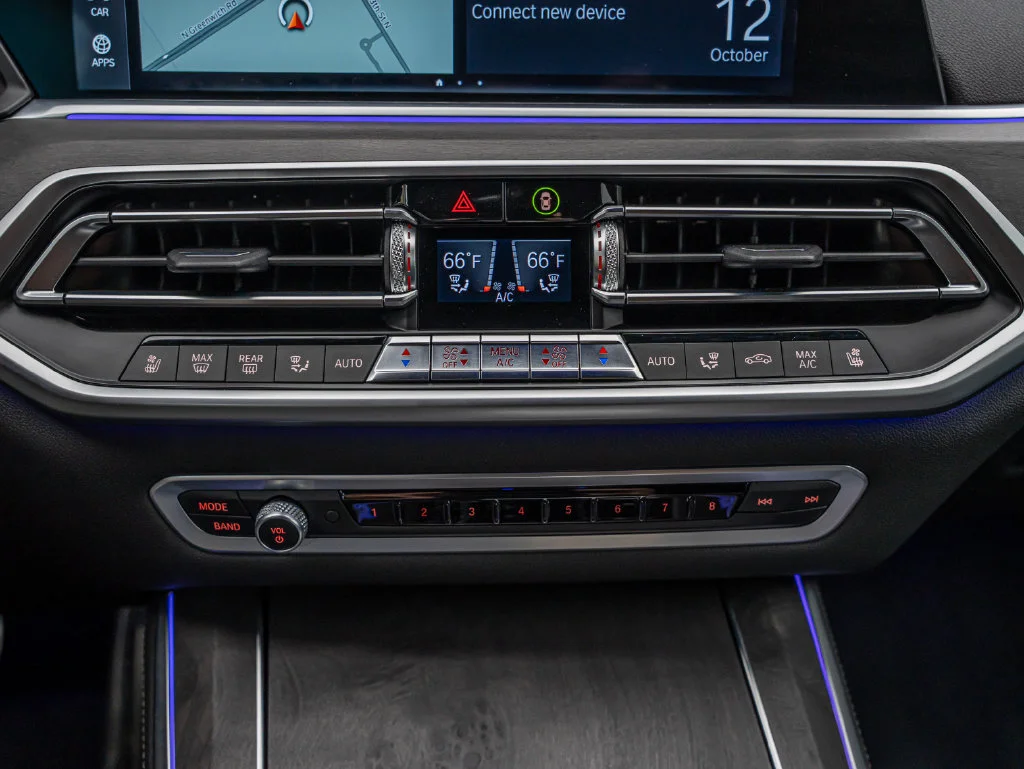 Used 2020 Black Sapphire Metallic BMW M50i image 40