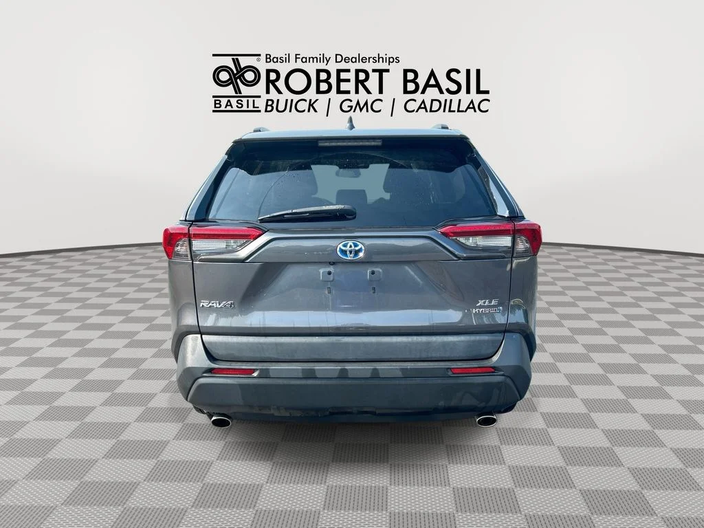 Used 2019 Gray Toyota XLE image 7