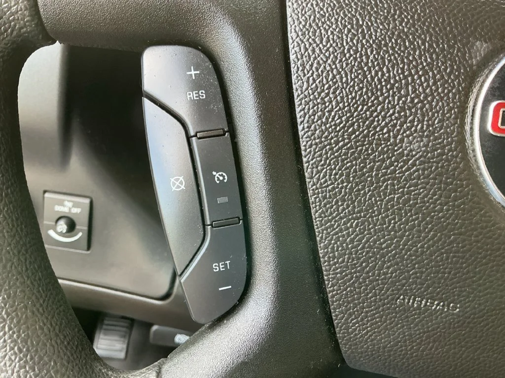 2025 GMC Savana Cargo Work Van - Photo 26