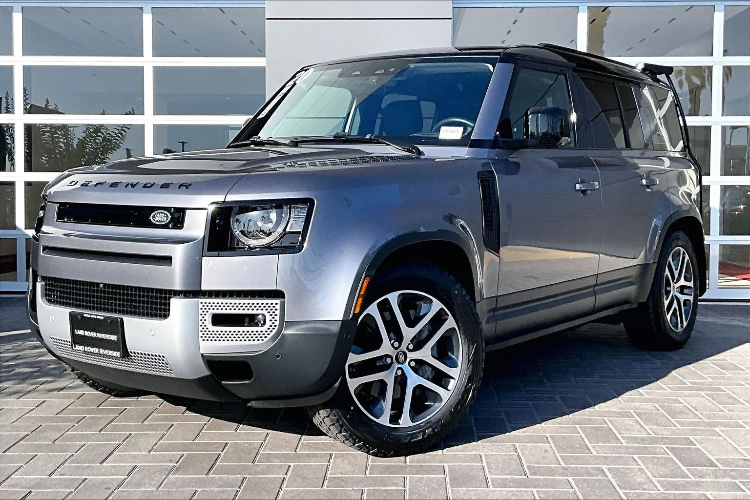 2020 Land Rover Defender HSE's photo