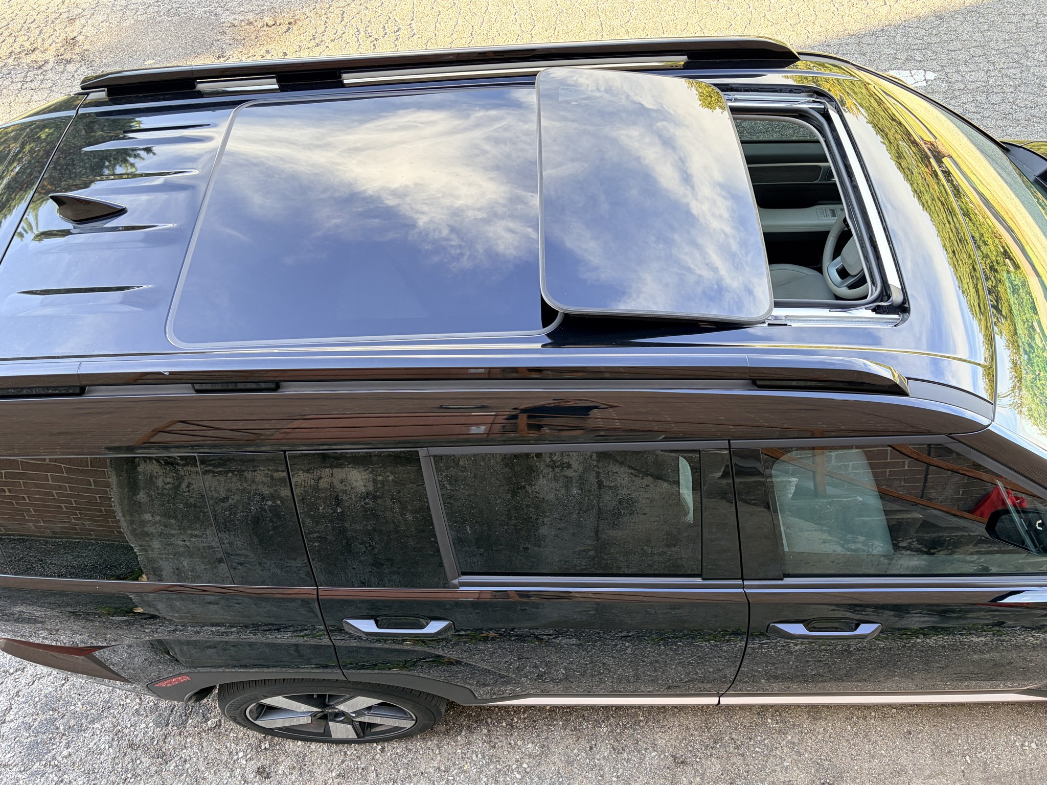 Certified Used 2024 Phantom Black Hyundai Limited image 9