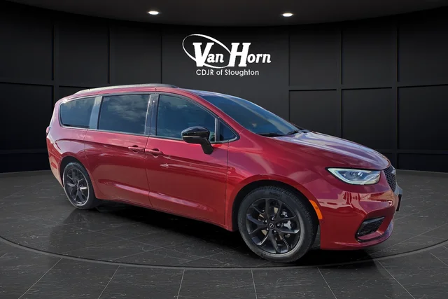 2026 Chrysler Pacifica Select's photo
