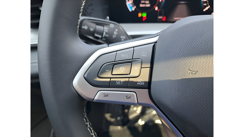 2025 Volkswagen Tiguan SE - Photo 27