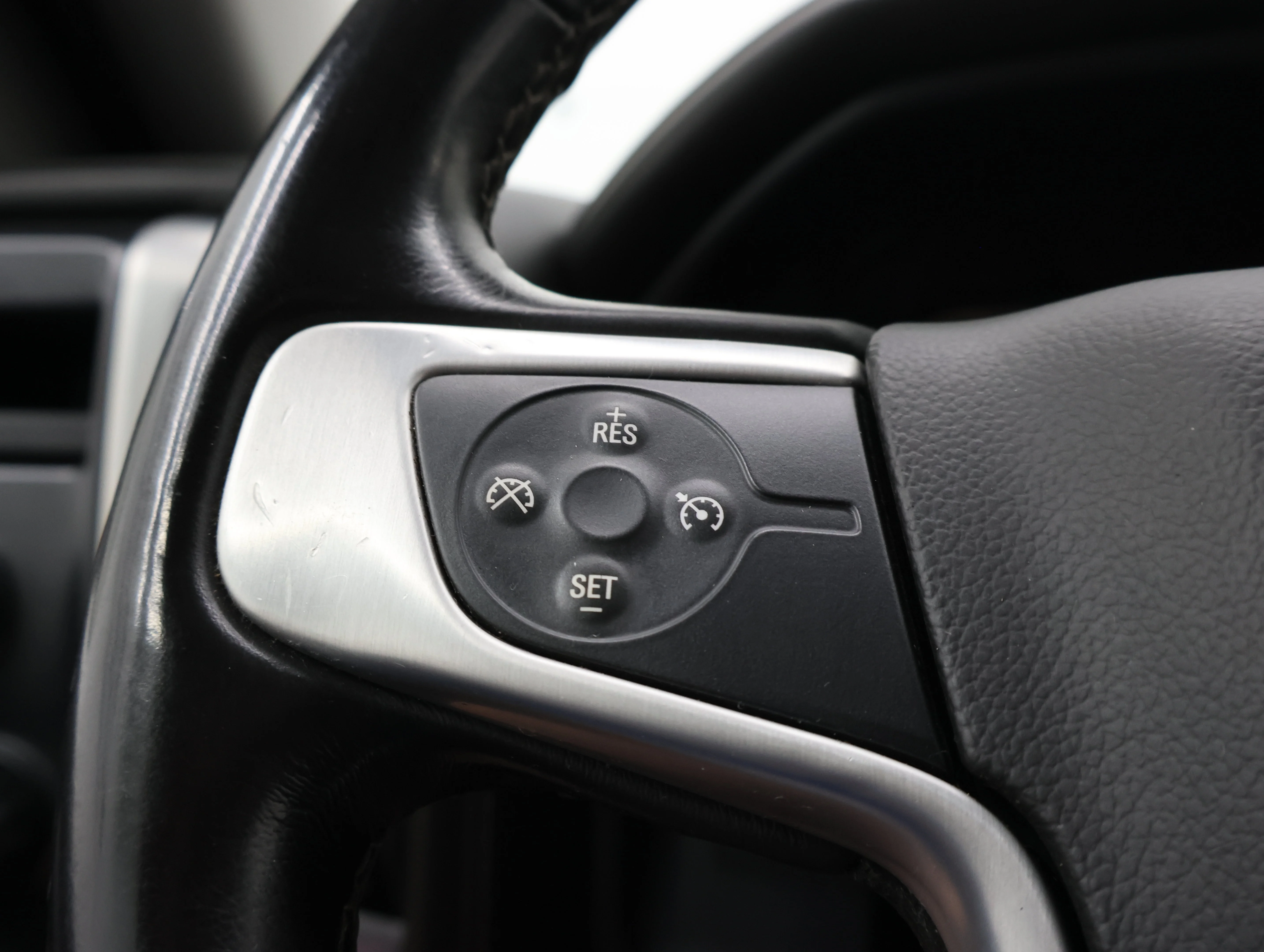 Used 2017 Onyx Black GMC SLT image 15