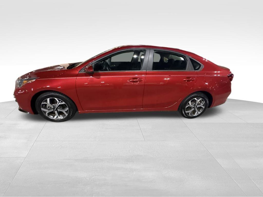 Used 2021 Red Kia LXS image 2