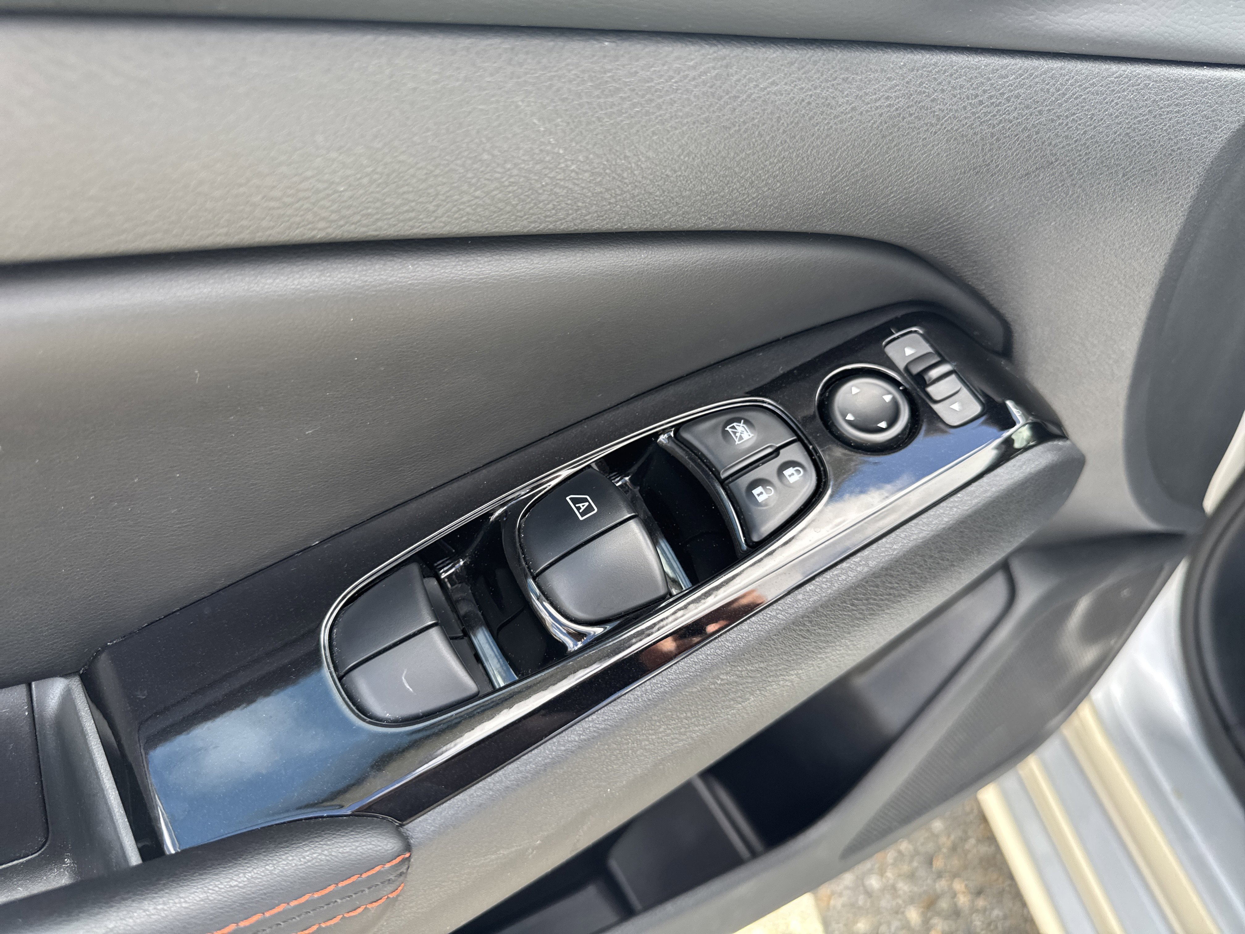 Used 2024 Brilliant Silver Metallic Nissan 2.5 SR image 15