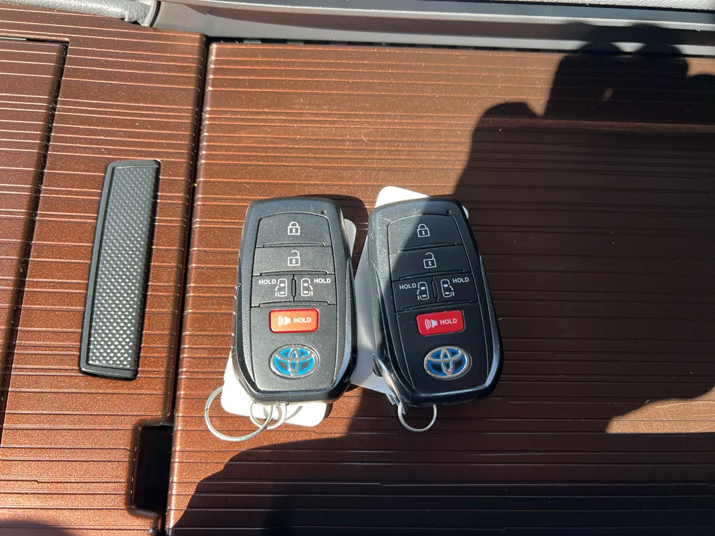2023 Toyota Sienna LE - Photo 14