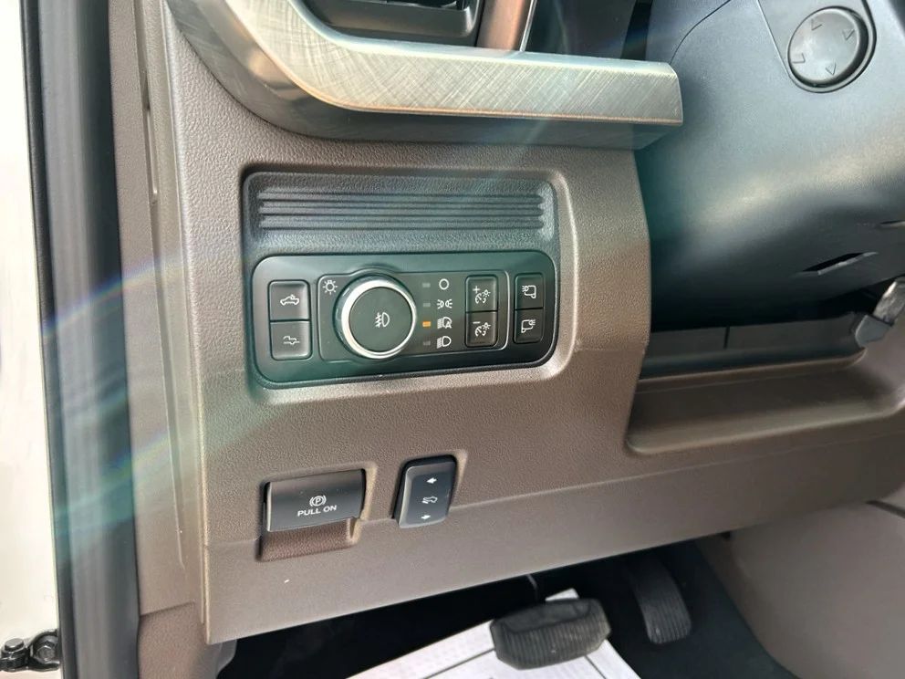 New 2026 Star White Metallic Tri-Coat Ford F-350® King Ranch® image 7