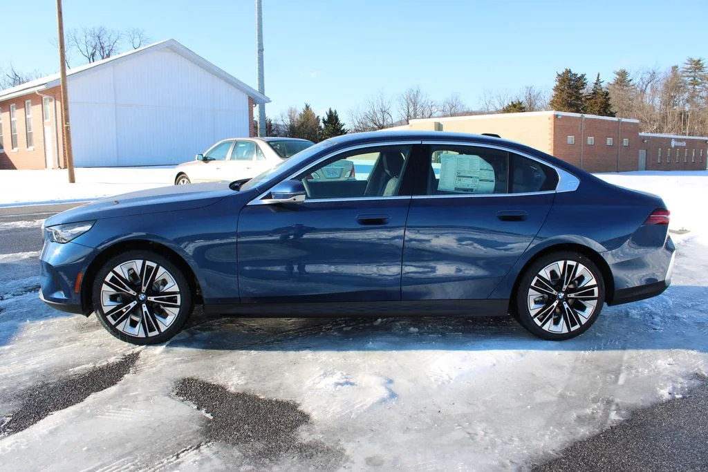2026 BMW 5 Series 530i - Photo 5