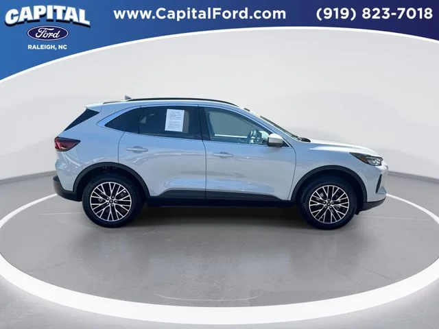 Used 2025 Silver Ford Base image 9