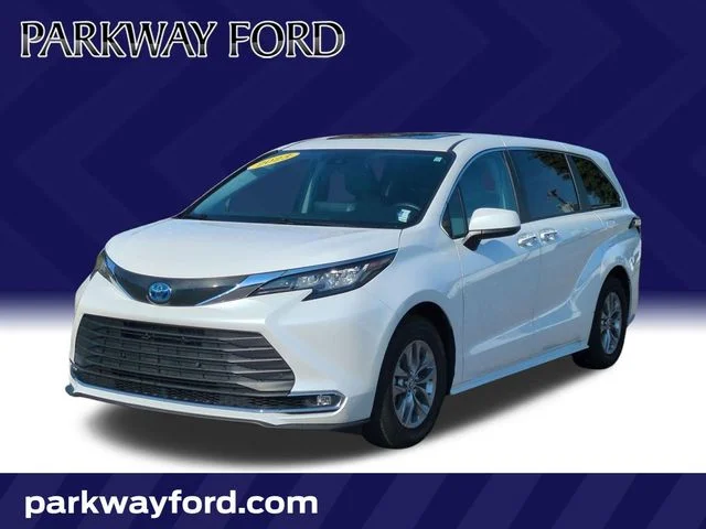 Used 2023 Beige Toyota XLE image 1