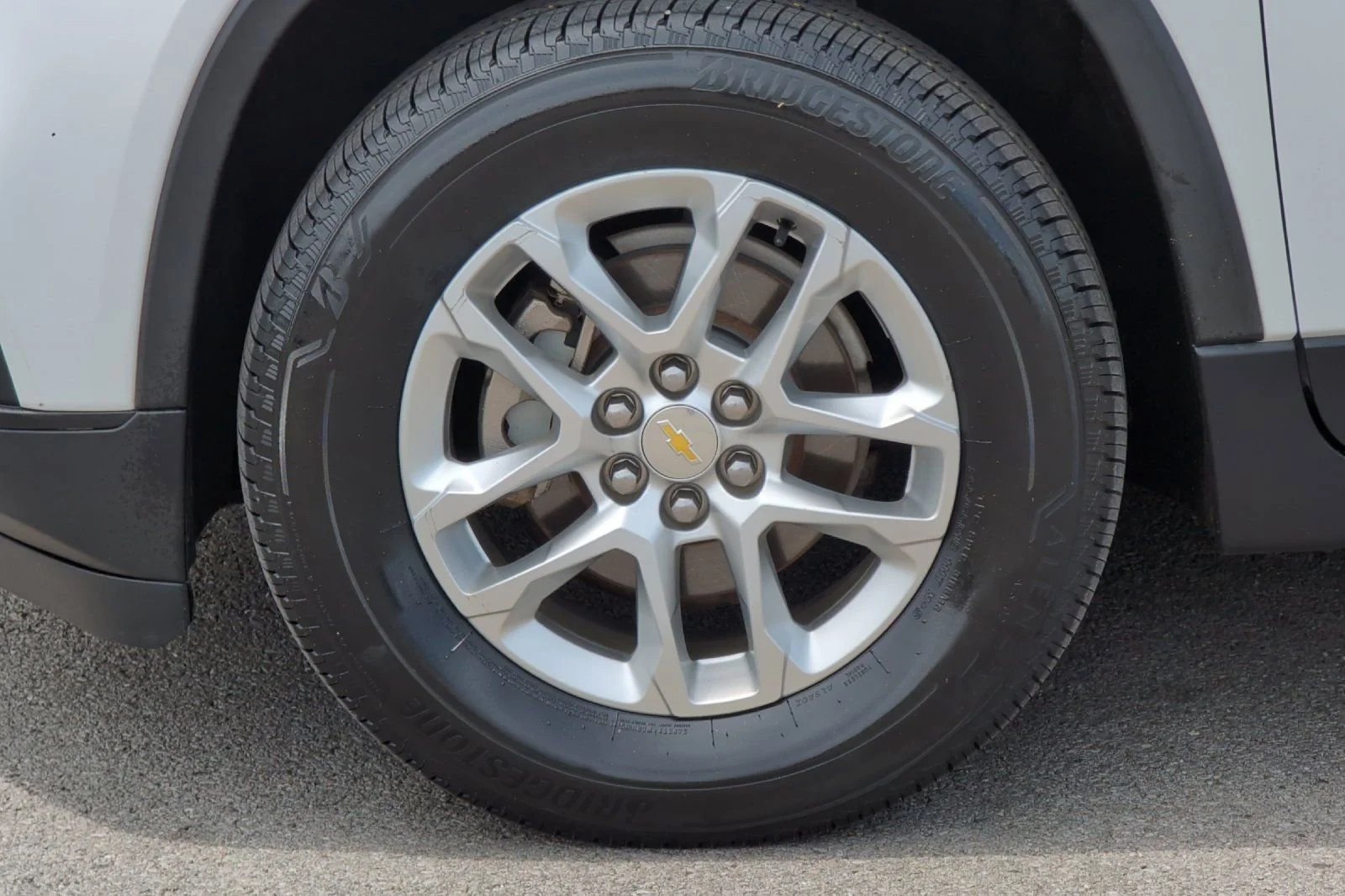 Used 2020 SUMMIT WHITE Chevrolet LS image 28