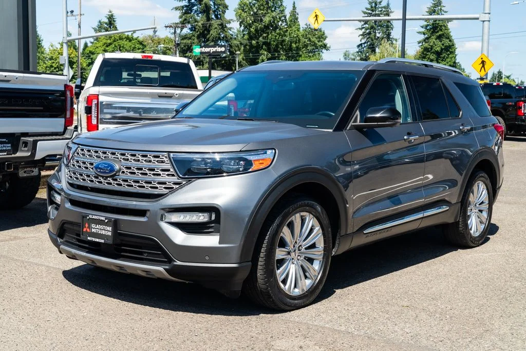 Used 2021 Gray Ford Limited image 3
