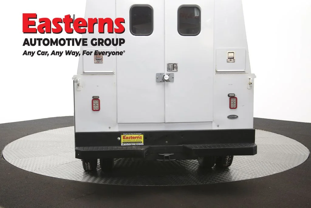 Used 2017 White Ford XL image 38