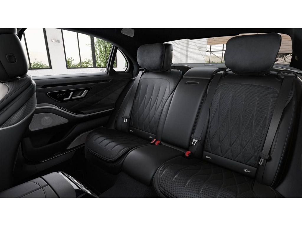 New 2026 MANUFAKTUR Moonlight White Metallic Mercedes-Benz AMG® S 63 E 4MATIC® Sedan image 5