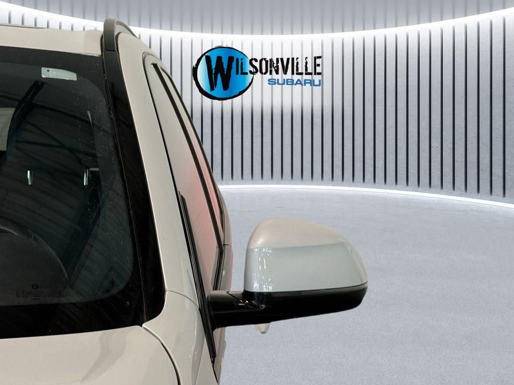 Used 2022 White BMW xDrive40i image 17