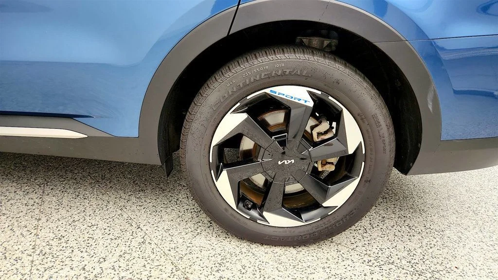Used 2025 Mineral Blue Kia EX AWD image 9